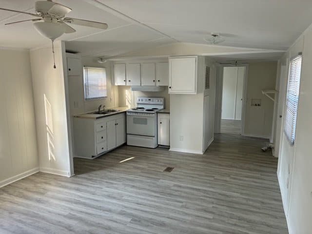 Raleigh House: 1112 Deep River Court