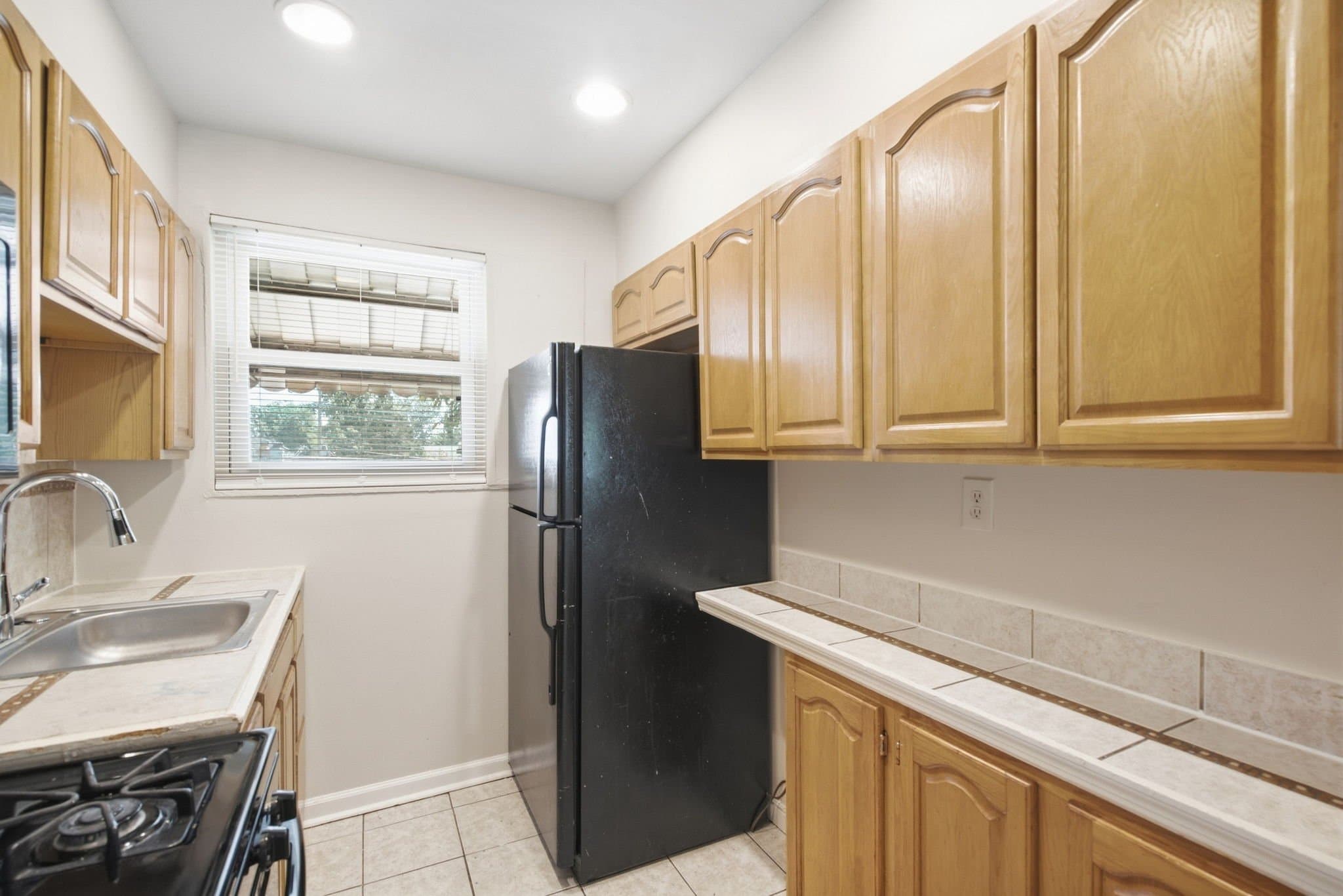 Washington Townhome: 4229 Fort Dupont Ter