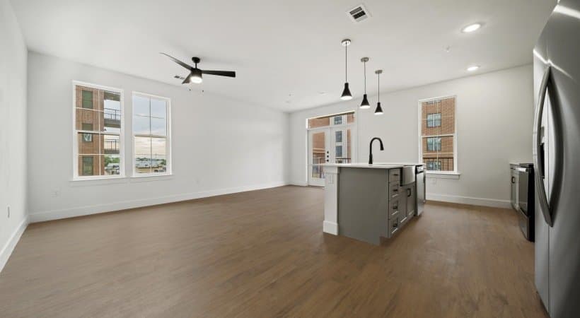 Austin Apartment: 7205 E Ben white Blvd