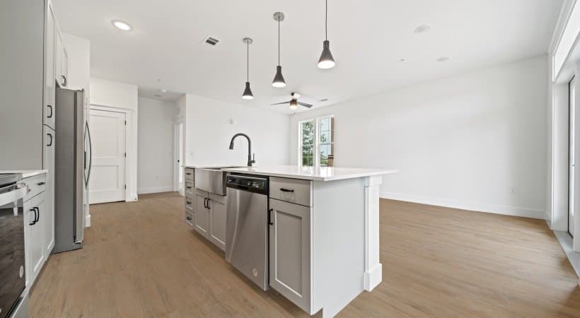 Austin Apartment: 7205 E Ben white Blvd