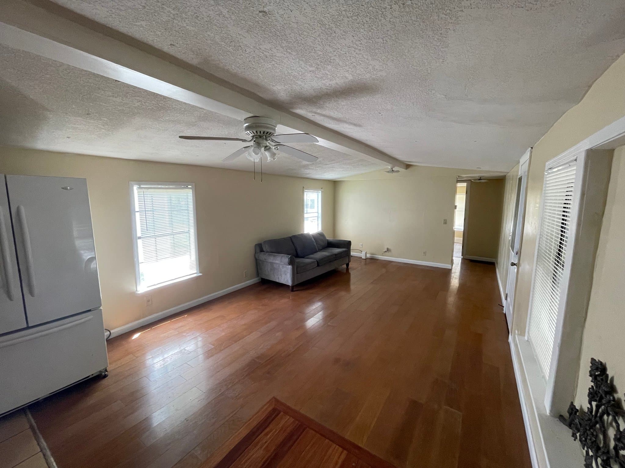 Jacksonville House: 6121 Collins Rd