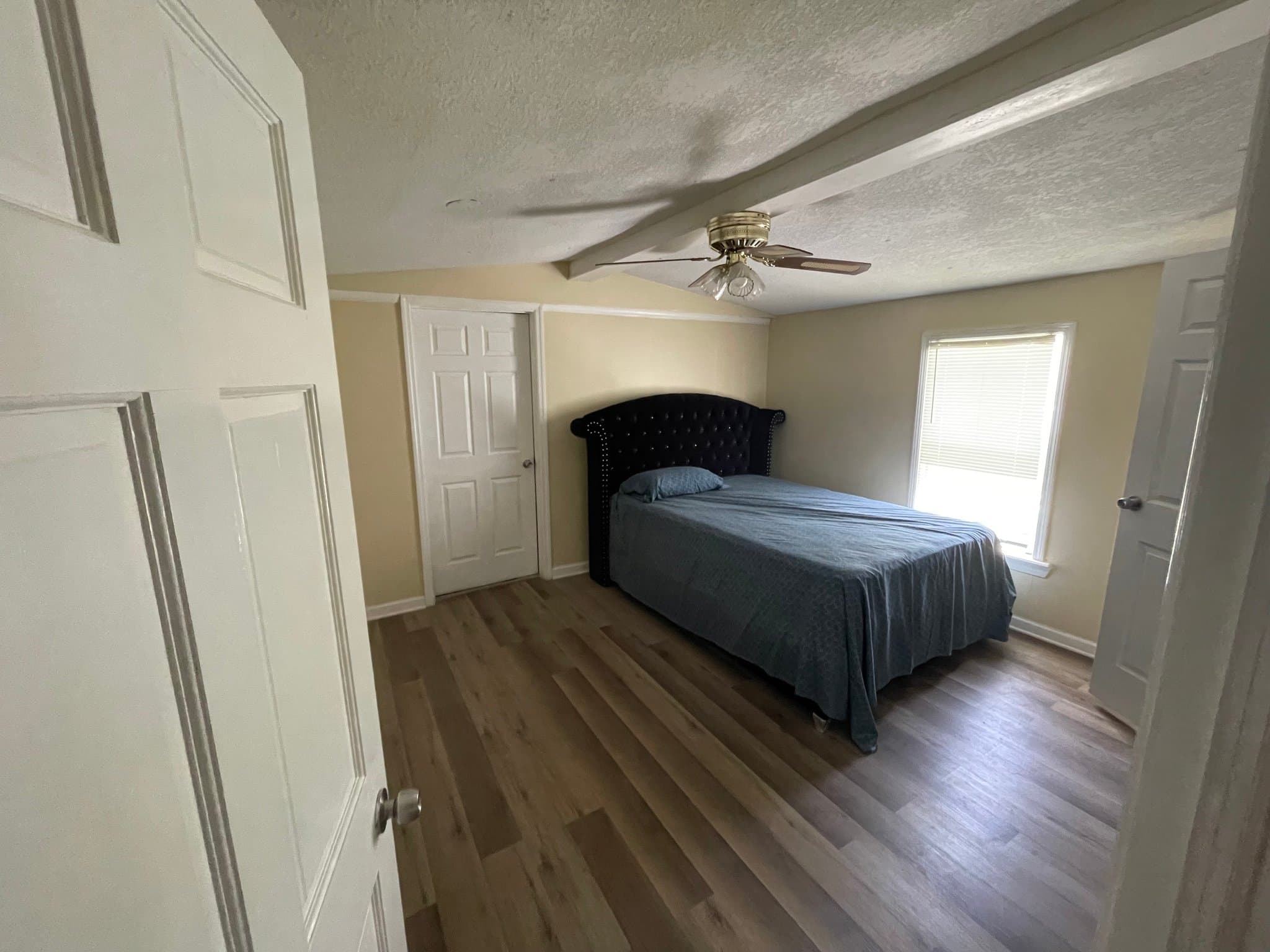 Jacksonville House: 6121 Collins Rd
