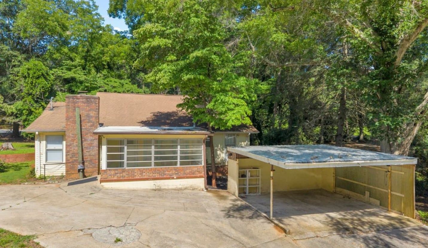 Homer House: 205 Athens St