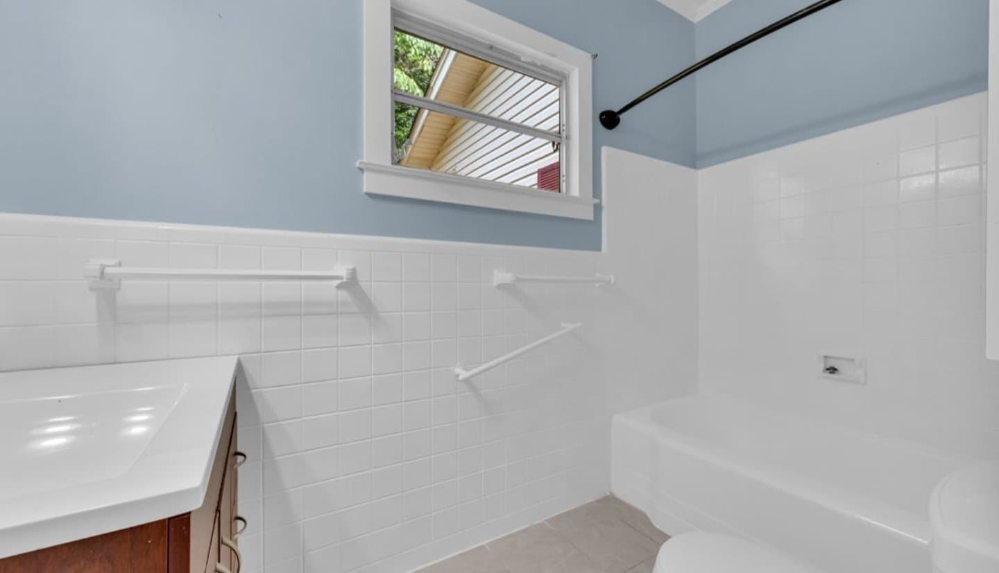 Homer House: 205 Athens St