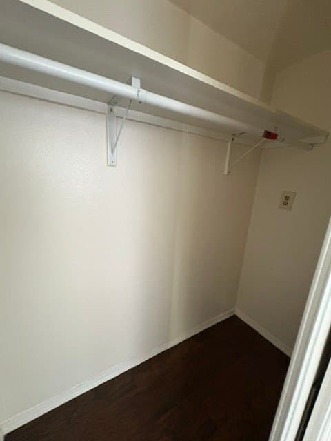 Gardena House: 435 E Gardena Blvd