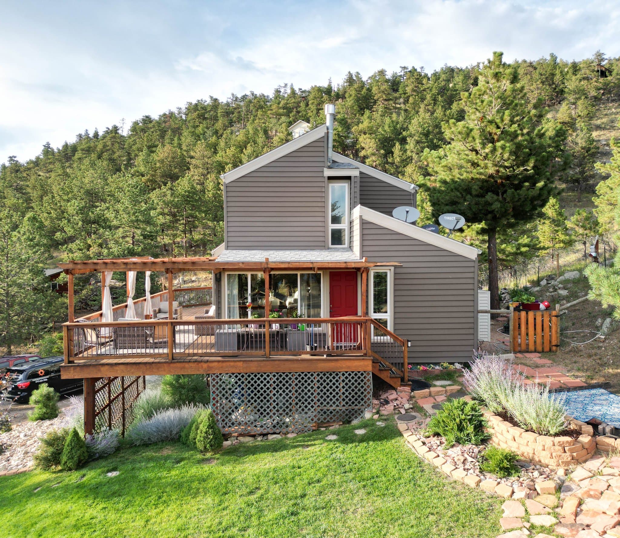Loveland House: 234 Greenwood Dr