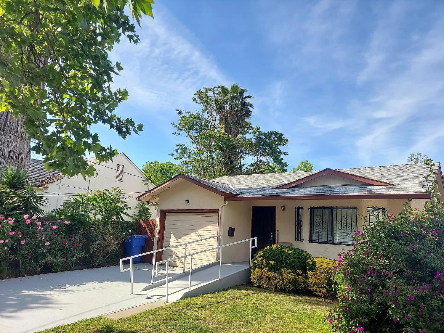 Sacramento Single Room: 3331 9th Ave