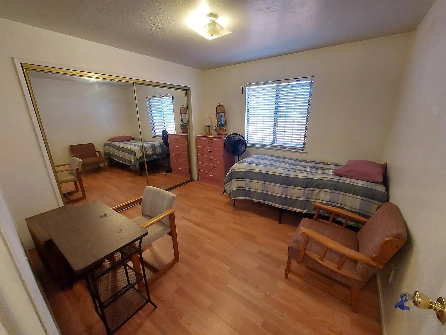 Sacramento Single Room: 3331 9th Ave