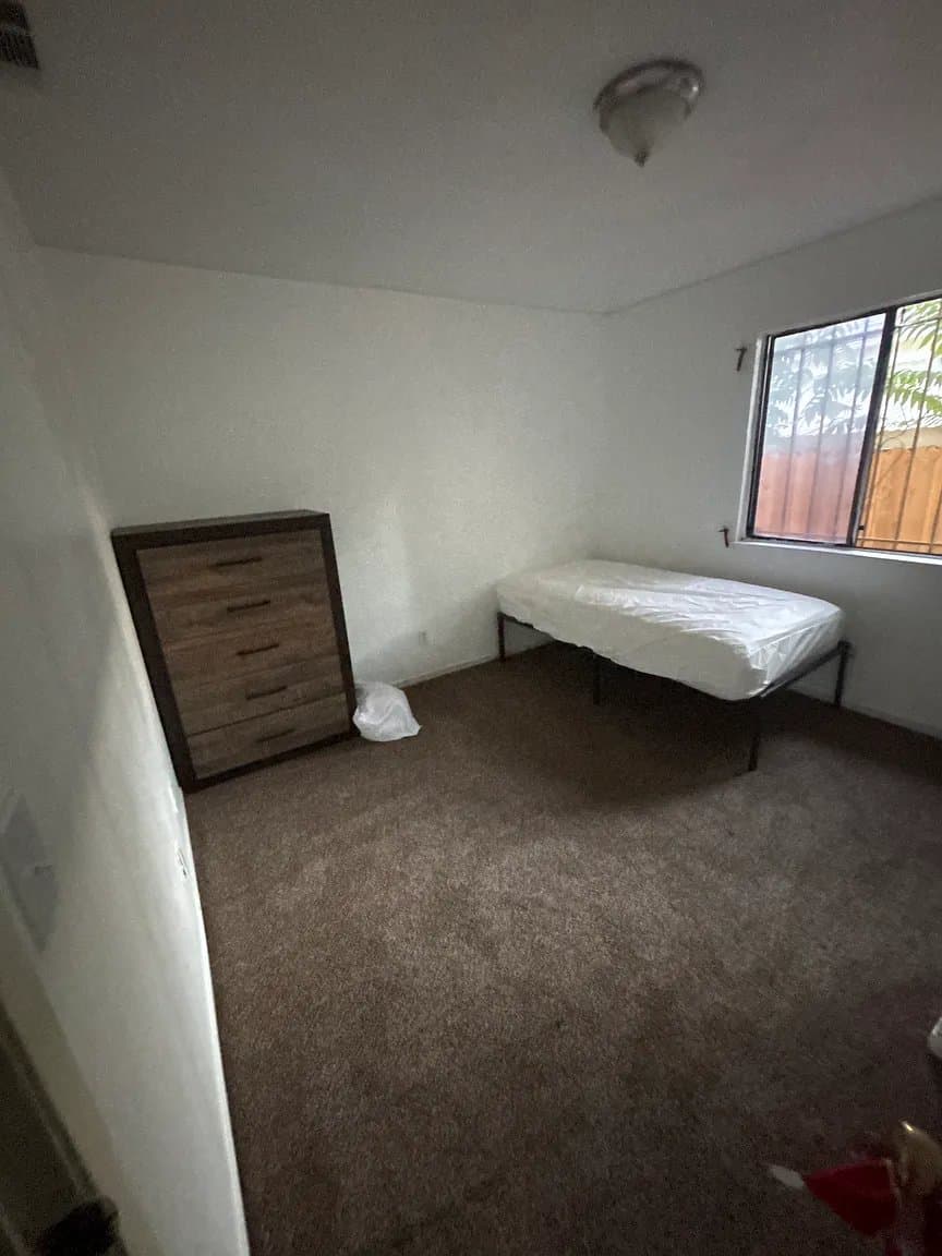 Sacramento Single Room: 3331 9th Ave