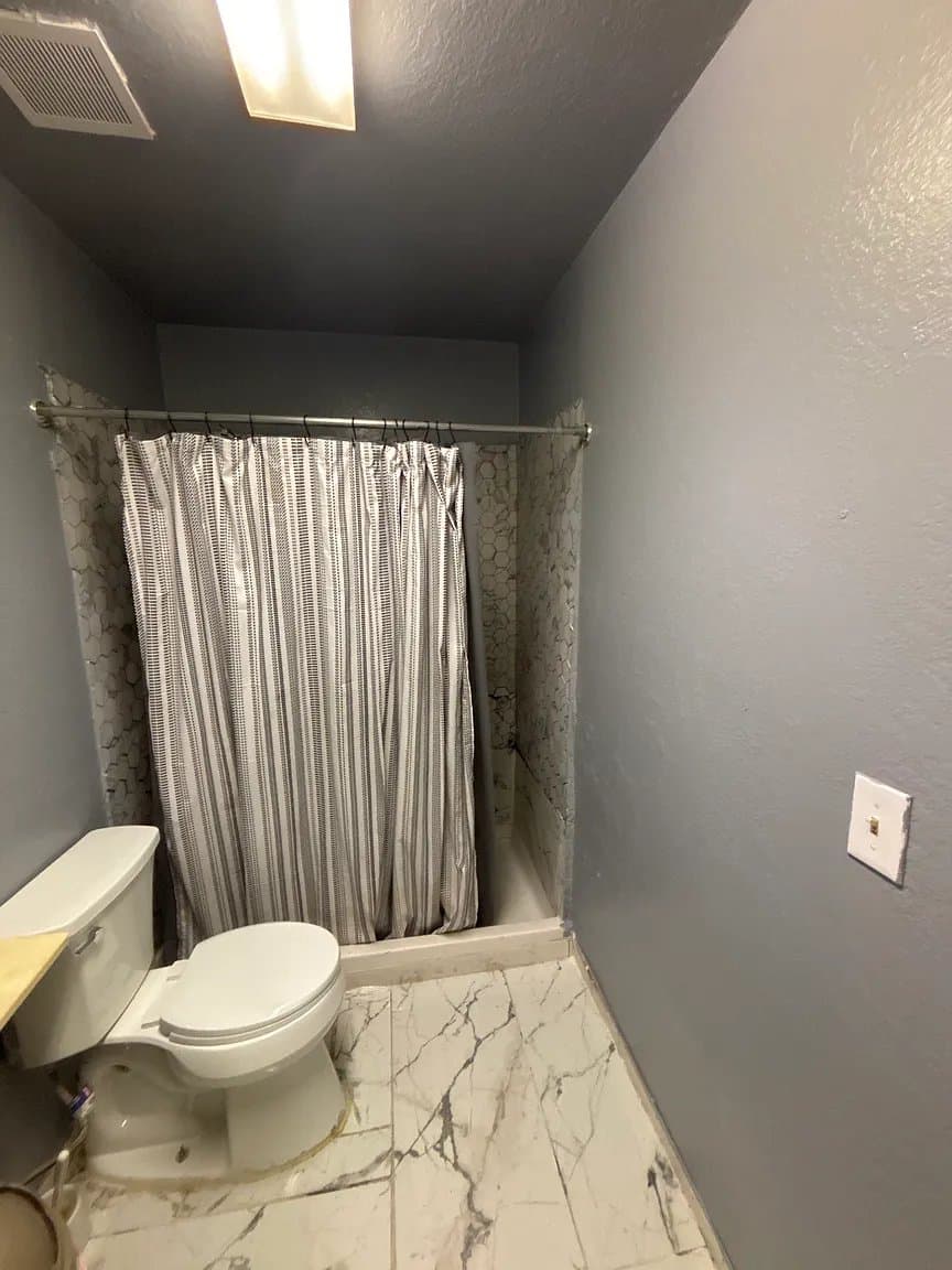 Sacramento Single Room: 3331 9th Ave