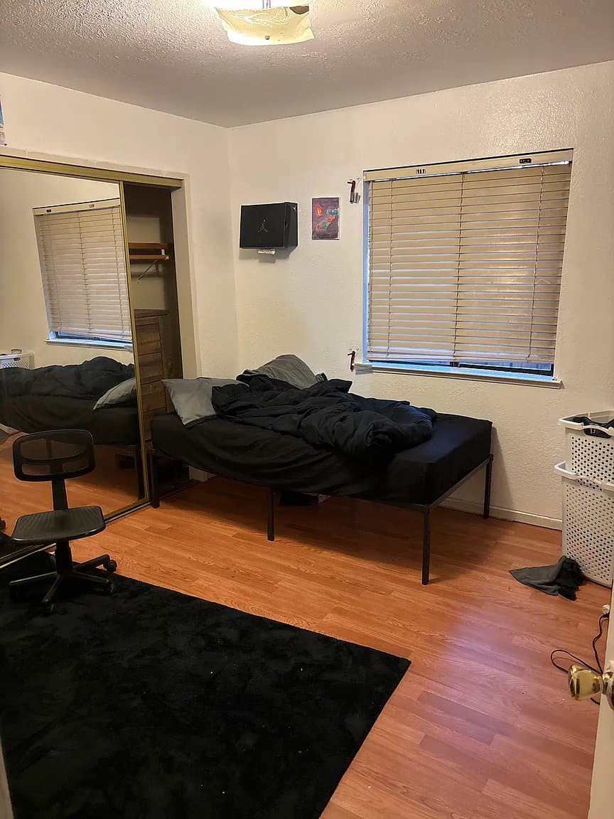 Sacramento Single Room: 3331 9th Ave