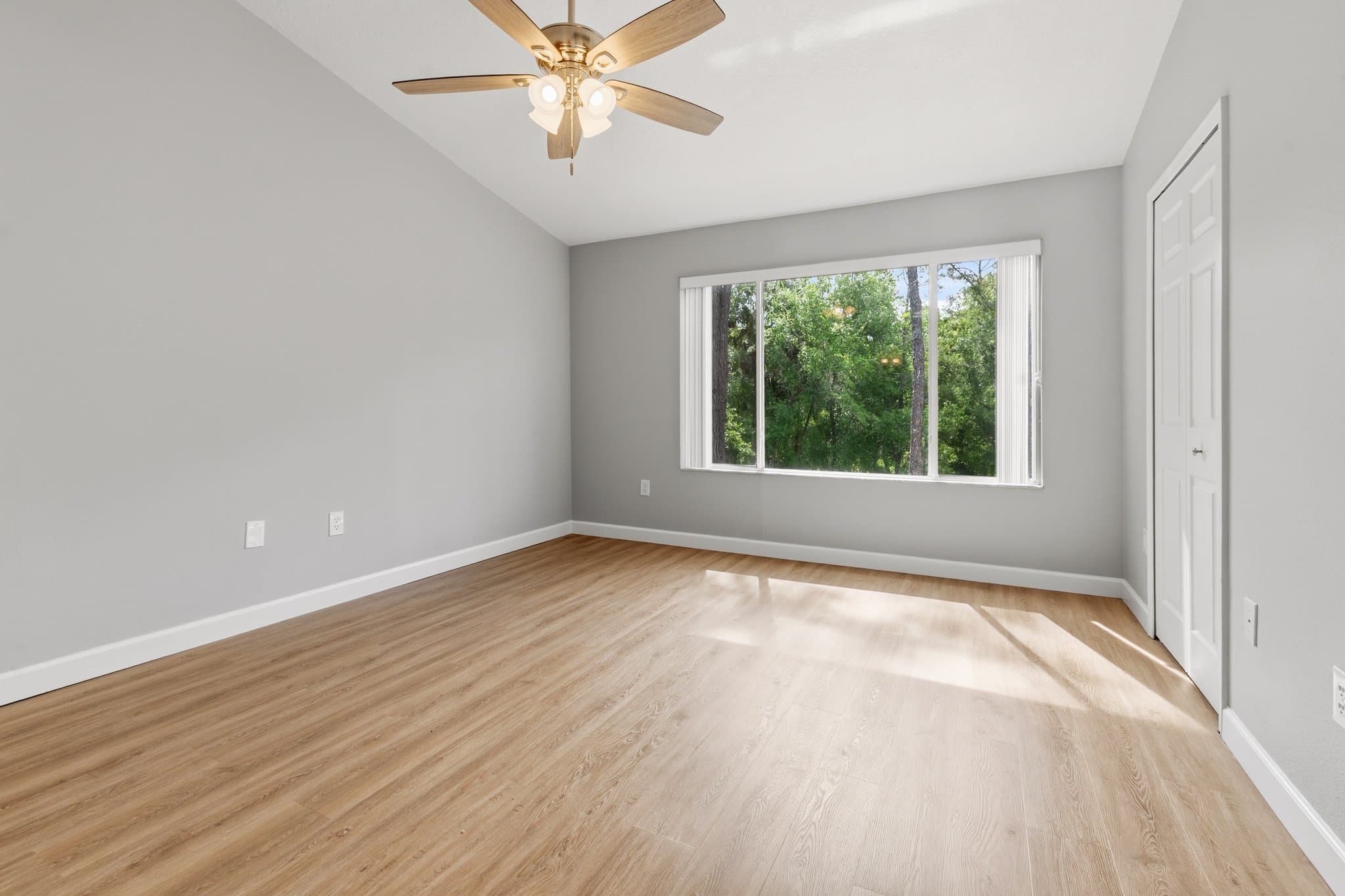 Tampa Townhome: 8671 Hunters Key Cir