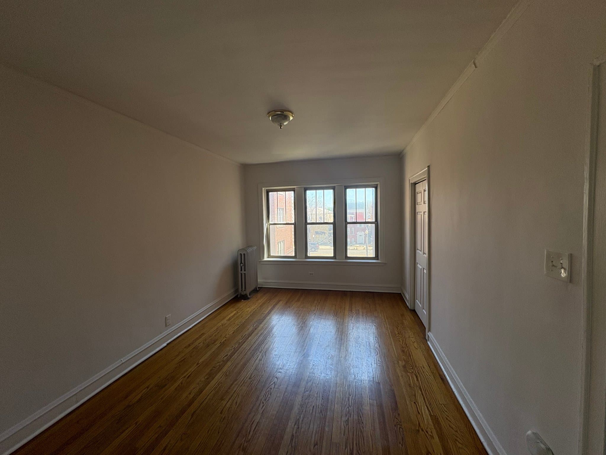 Oak Park Apartment: 822 S Austin