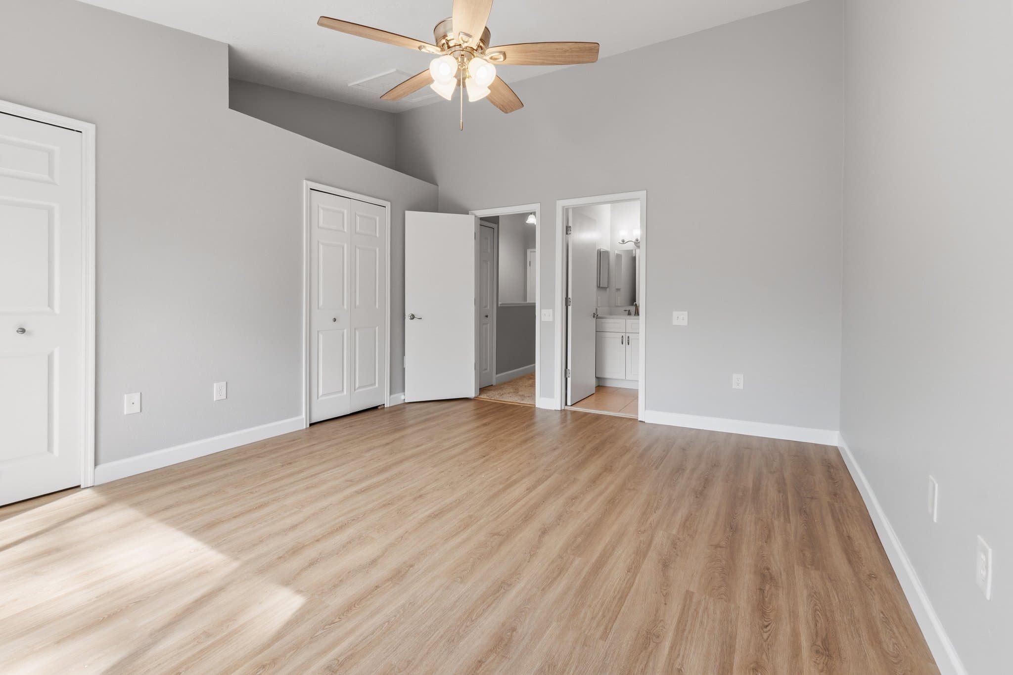 Tampa Townhome: 8671 Hunters Key Cir