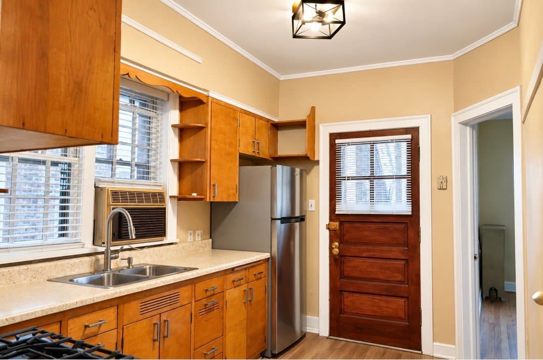 Chicago Apartment: 9221 S. Bishop