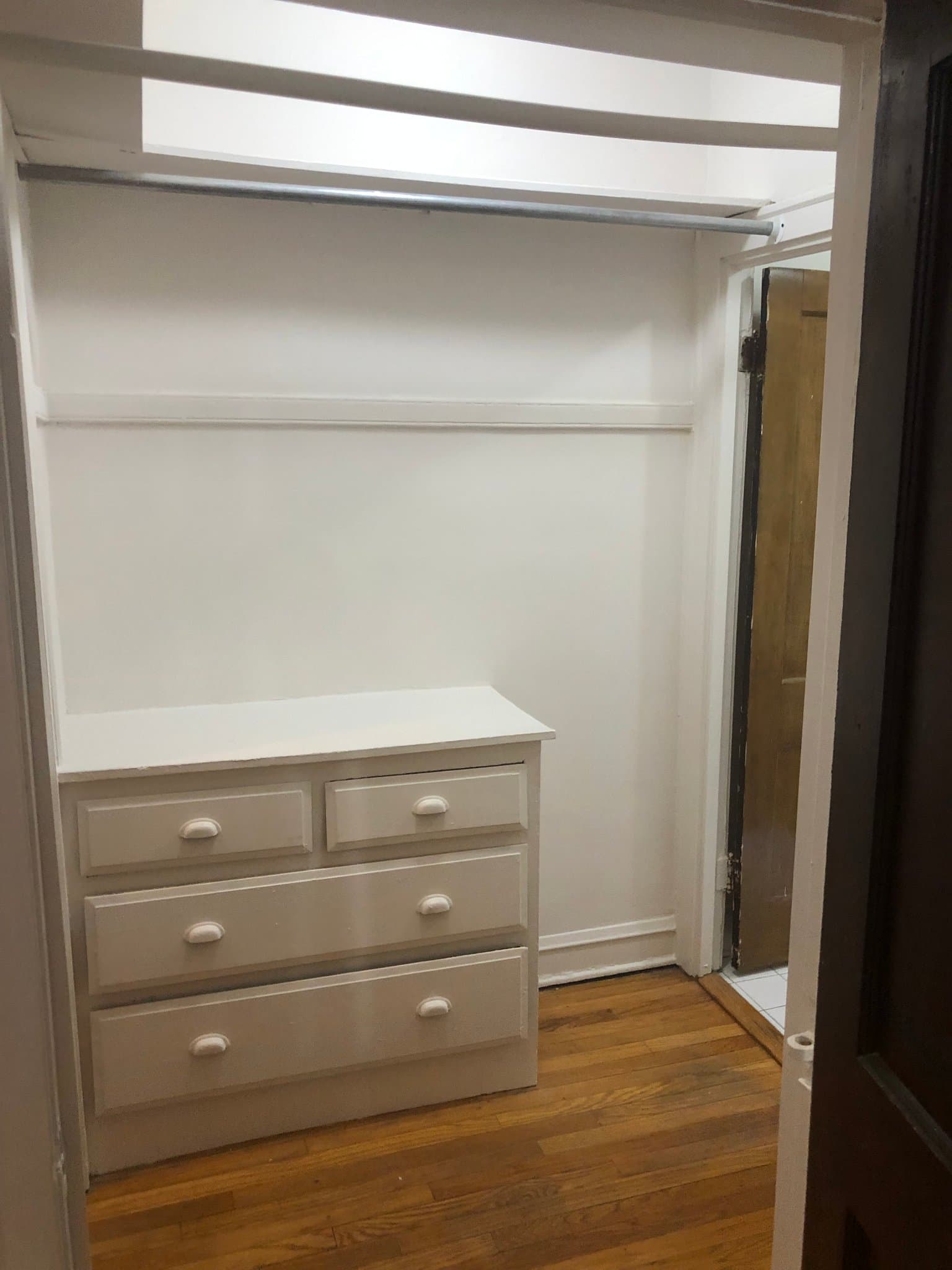 Oak Park Apartment: 822 S Austin