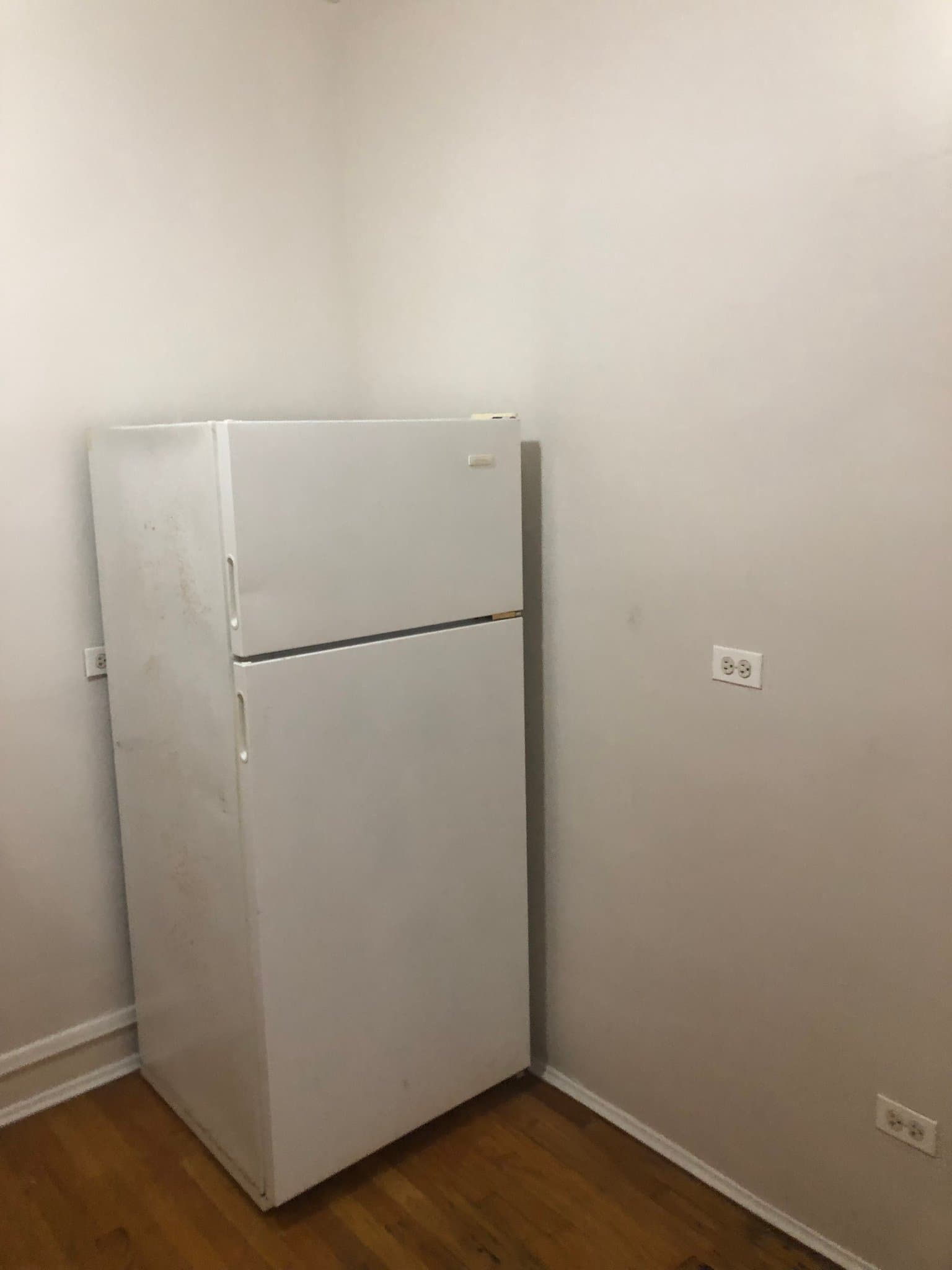 Oak Park Apartment: 822 S Austin