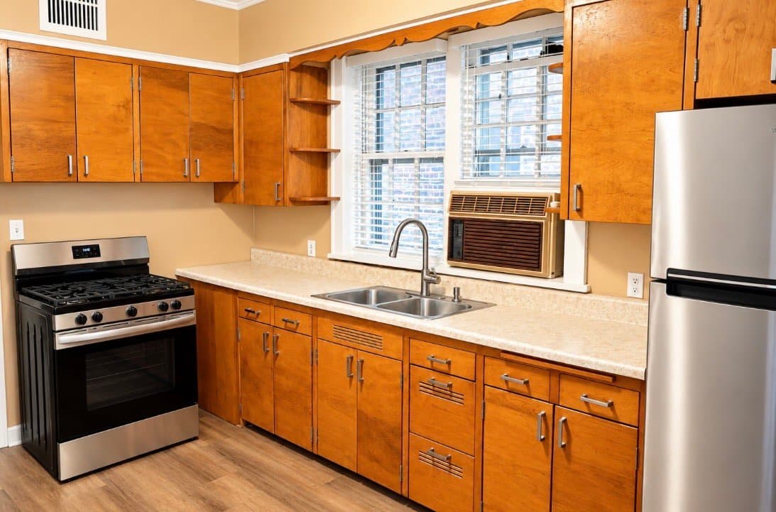 Chicago Apartment: 9221 S. Bishop