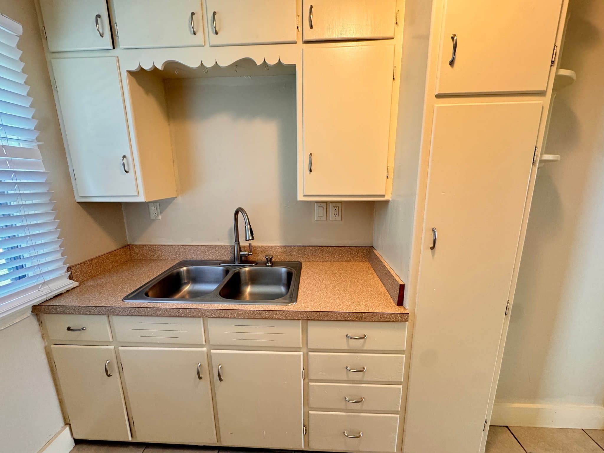 Lincoln Townhome: 2735 Alpha St
