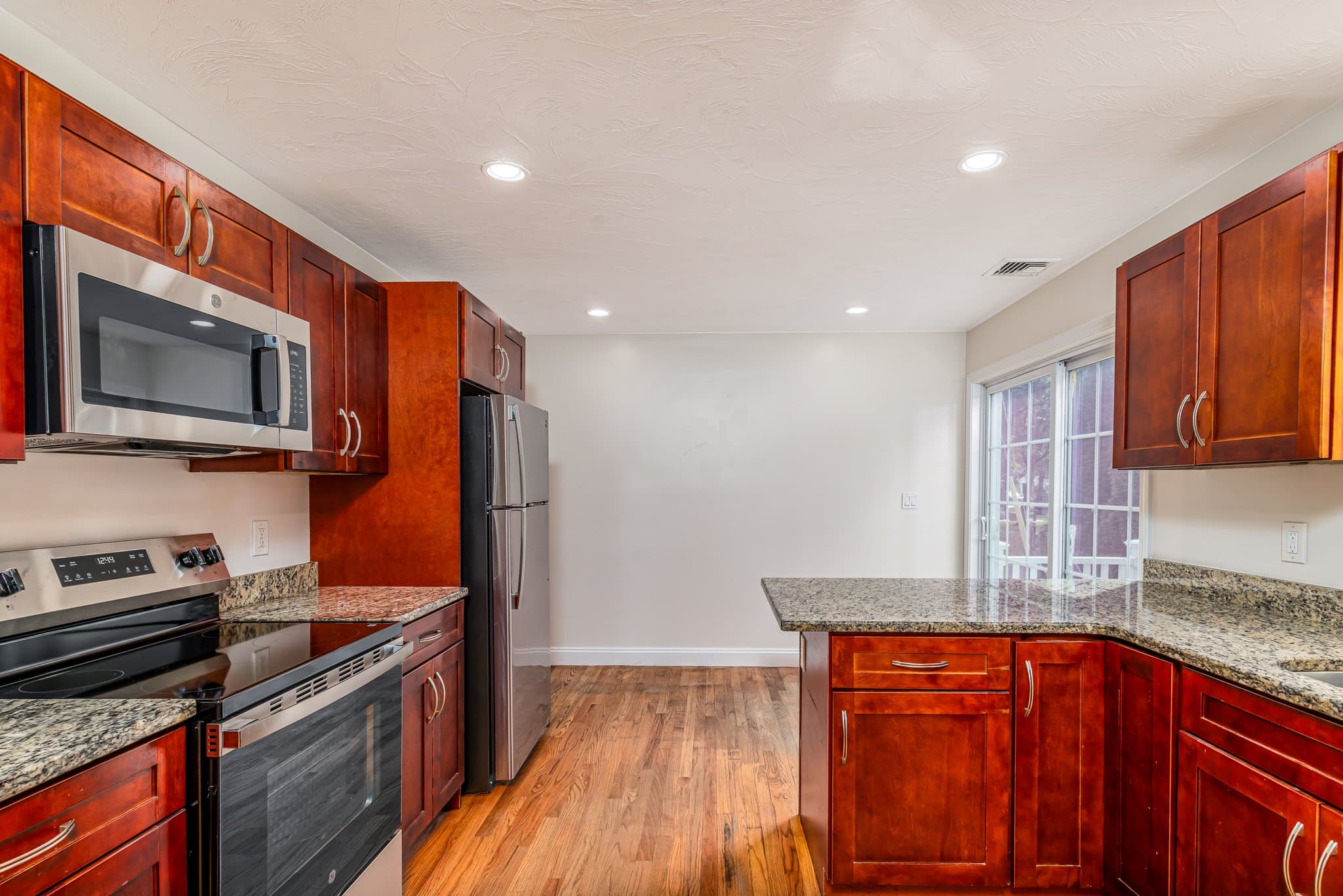 Salem Townhome: 12 Woodbury Ct