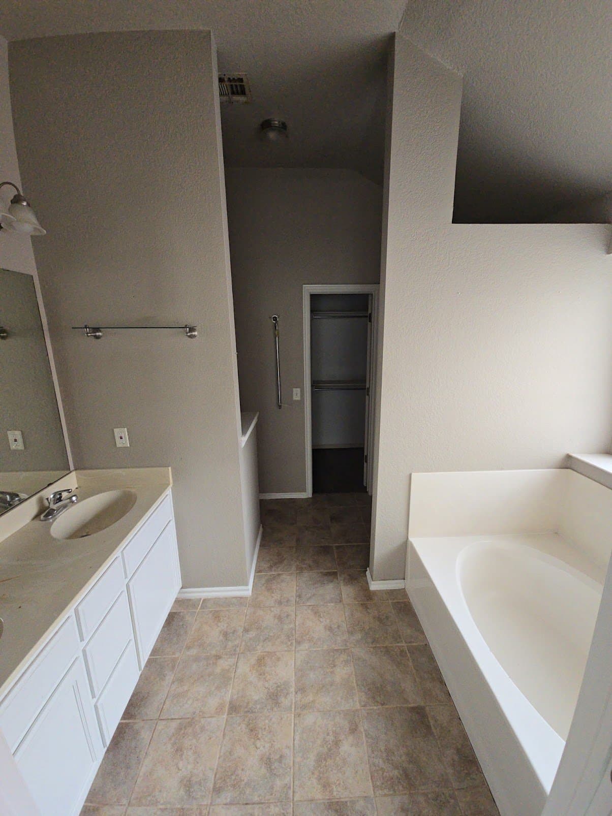 Edmond House: 2304 NW 162nd St