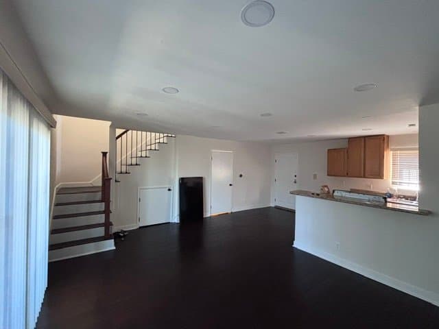 Inglewood Condo: 720 Eucalyptus Ave