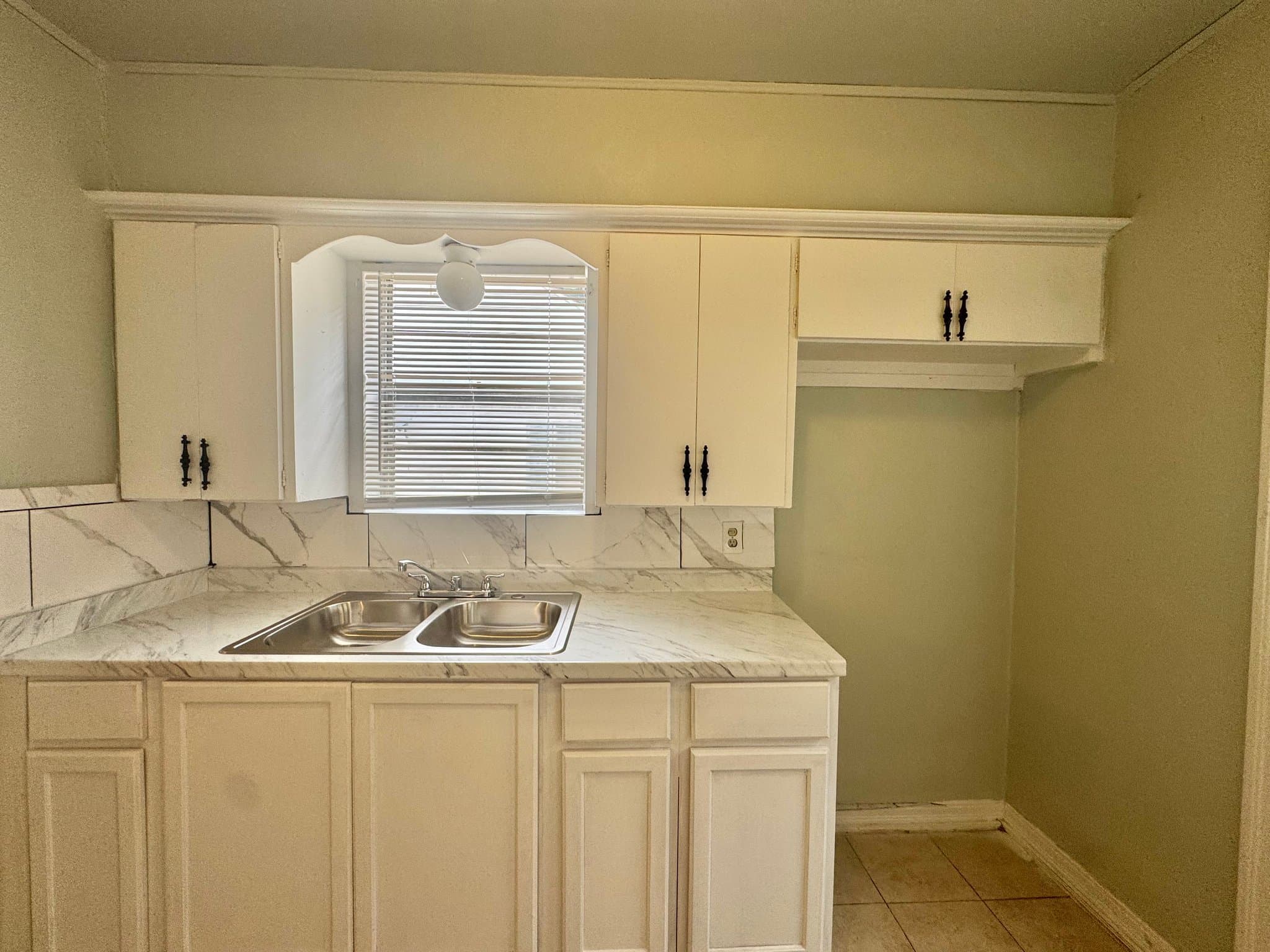 Oklahoma City House: 1000 N Tabor Ave
