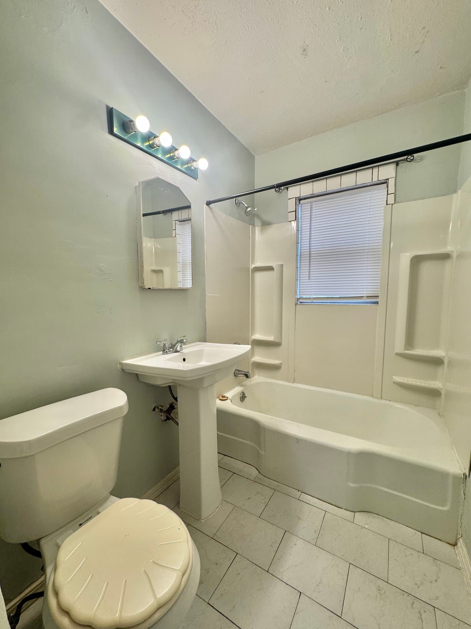 Oklahoma City House: 1000 N Tabor Ave
