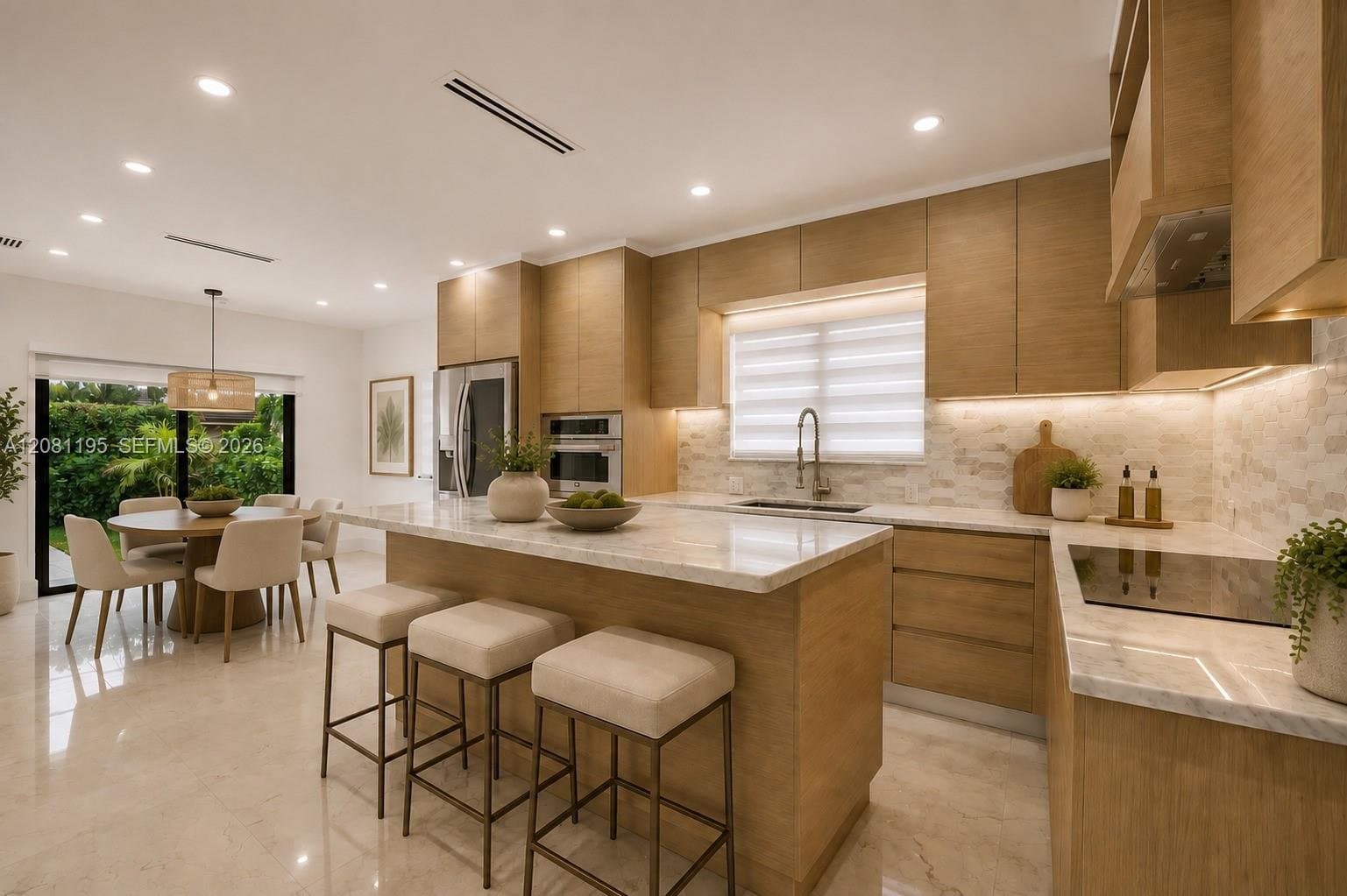 Coral Gables House: 728 Majorca Ave