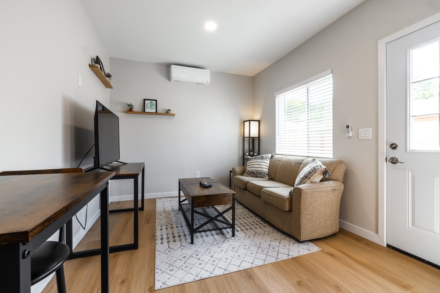 La Mesa House: 7570 Ohio Place