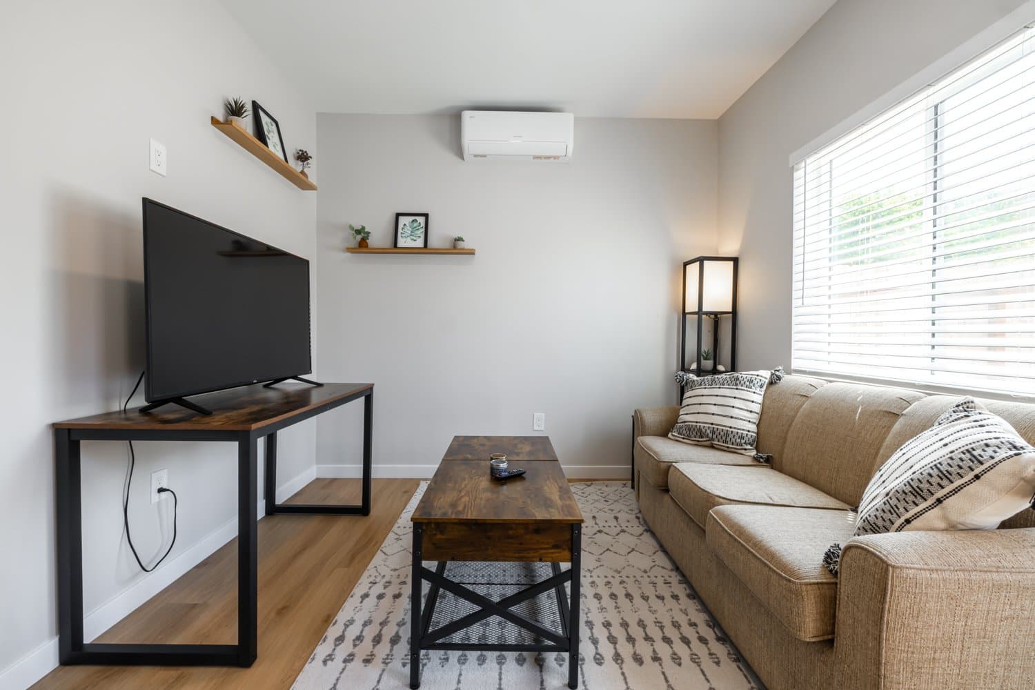 La Mesa House: 7570 Ohio Place
