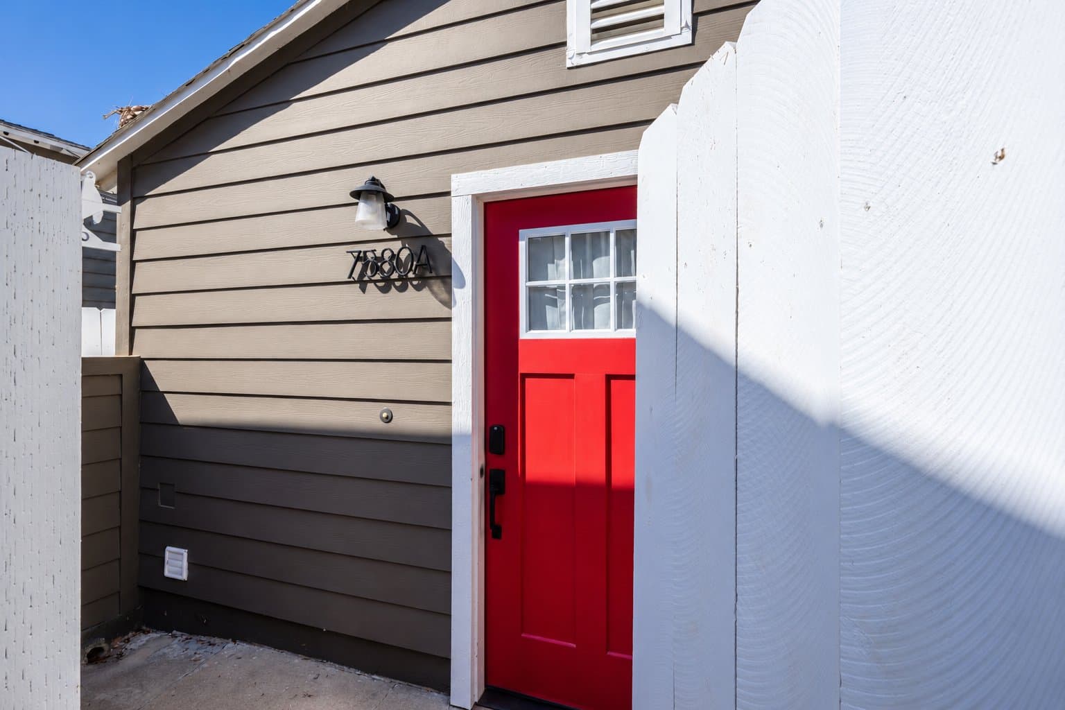 La Mesa House: 7580 Saranac Ave