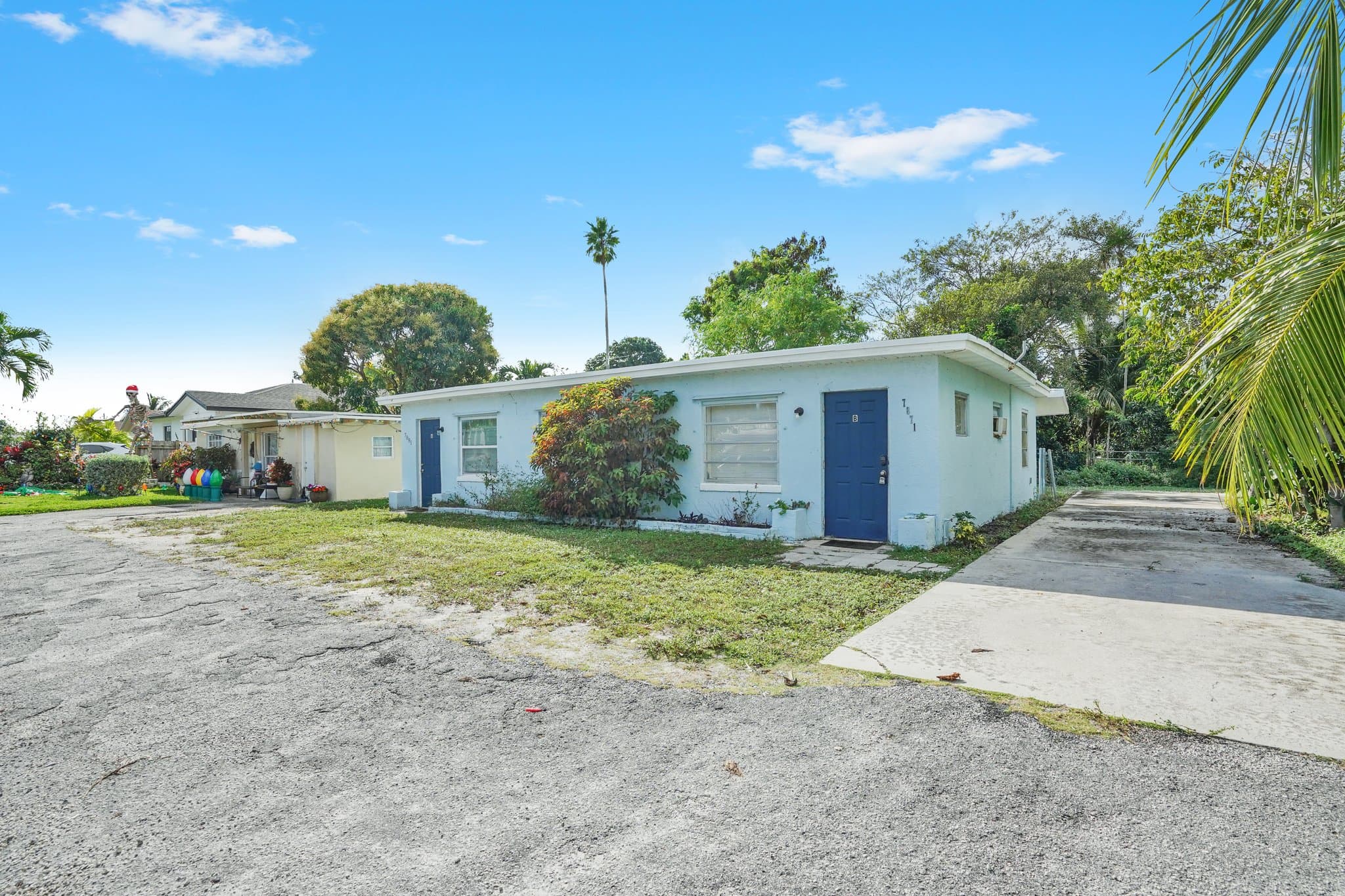 Lantana Multiplex: 7871 Terrace Rd