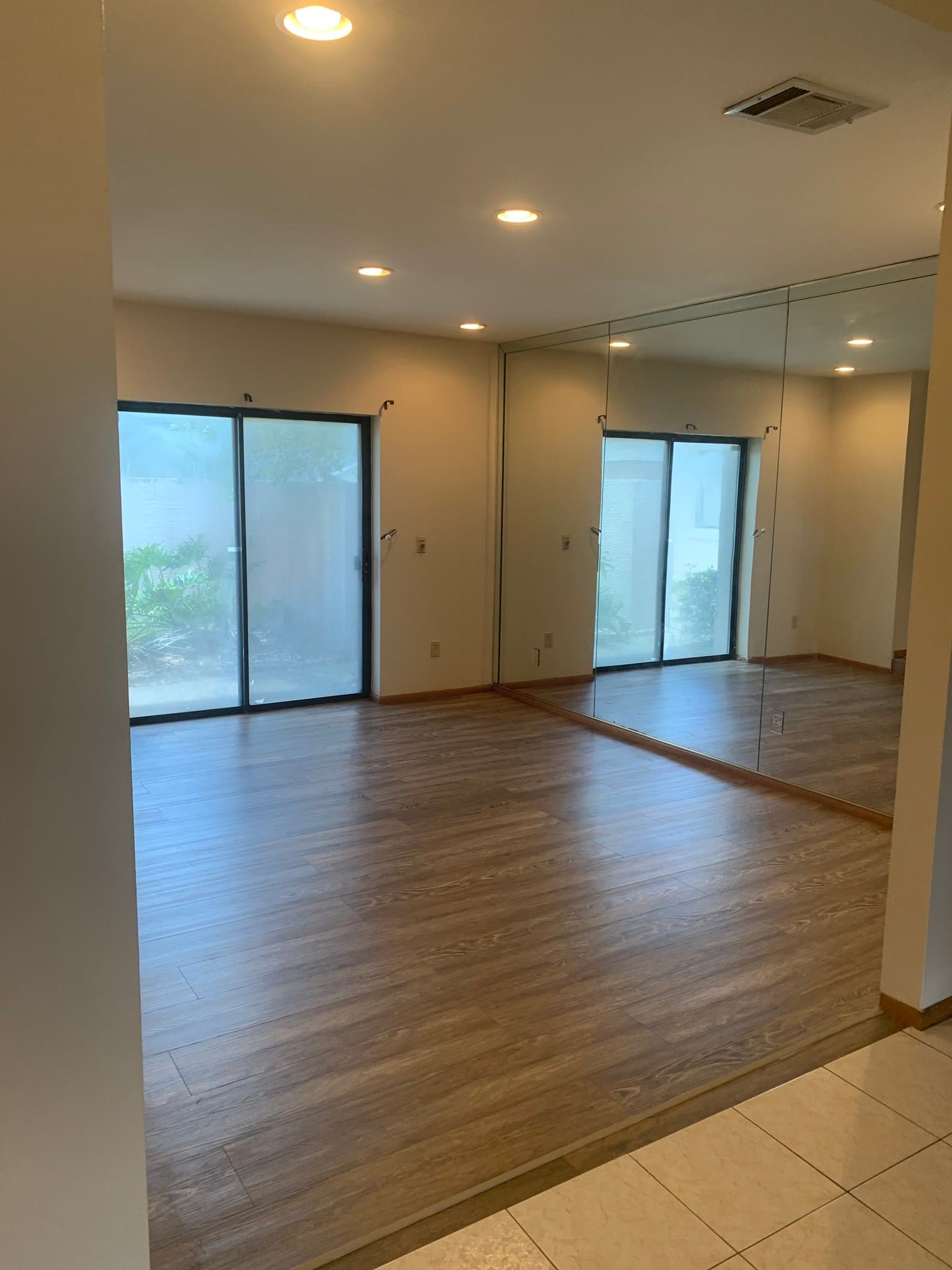 Longwood House: 1671 Grange Cir