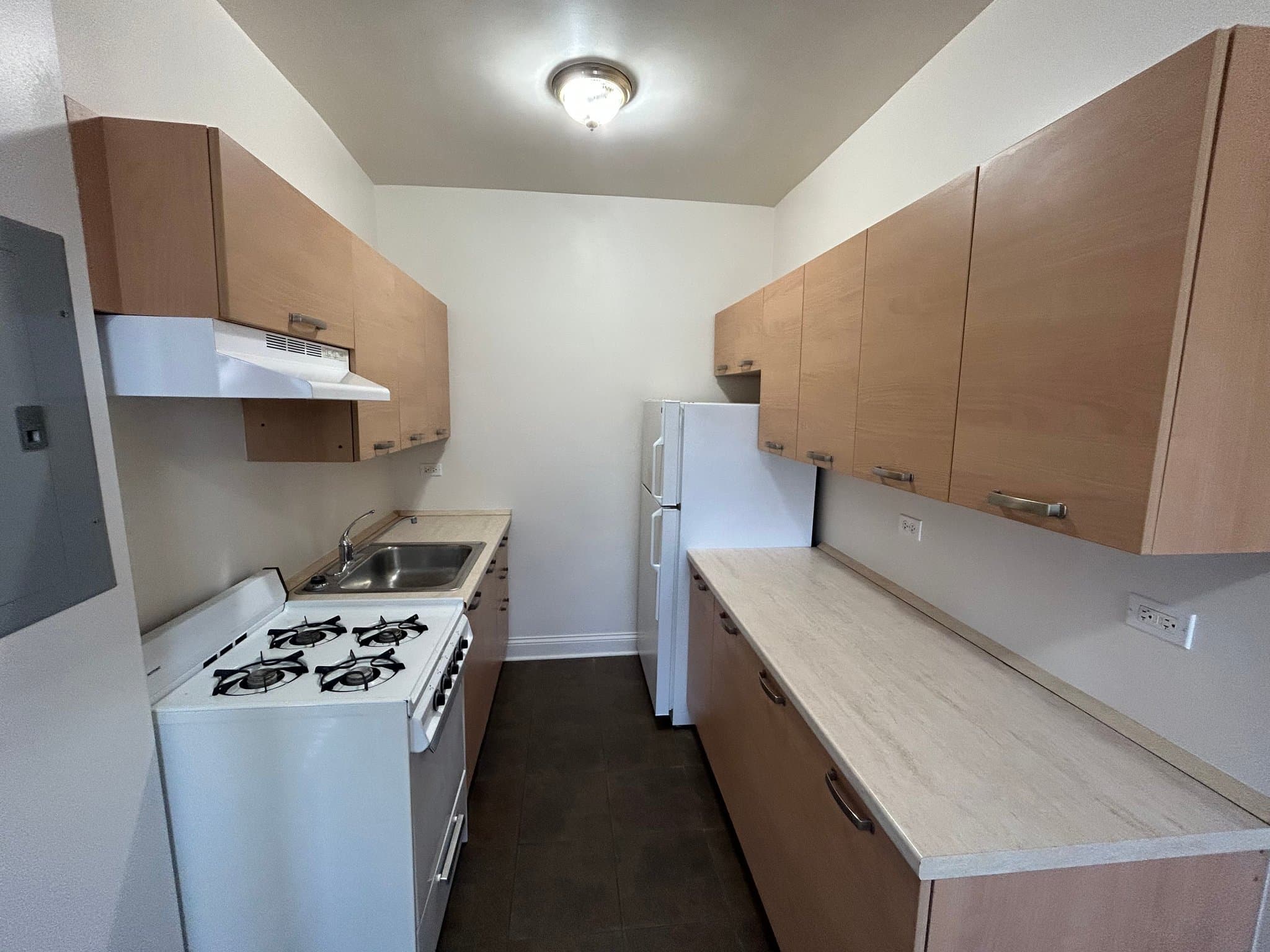 Chicago Apartment: 7300 South Shore Dr