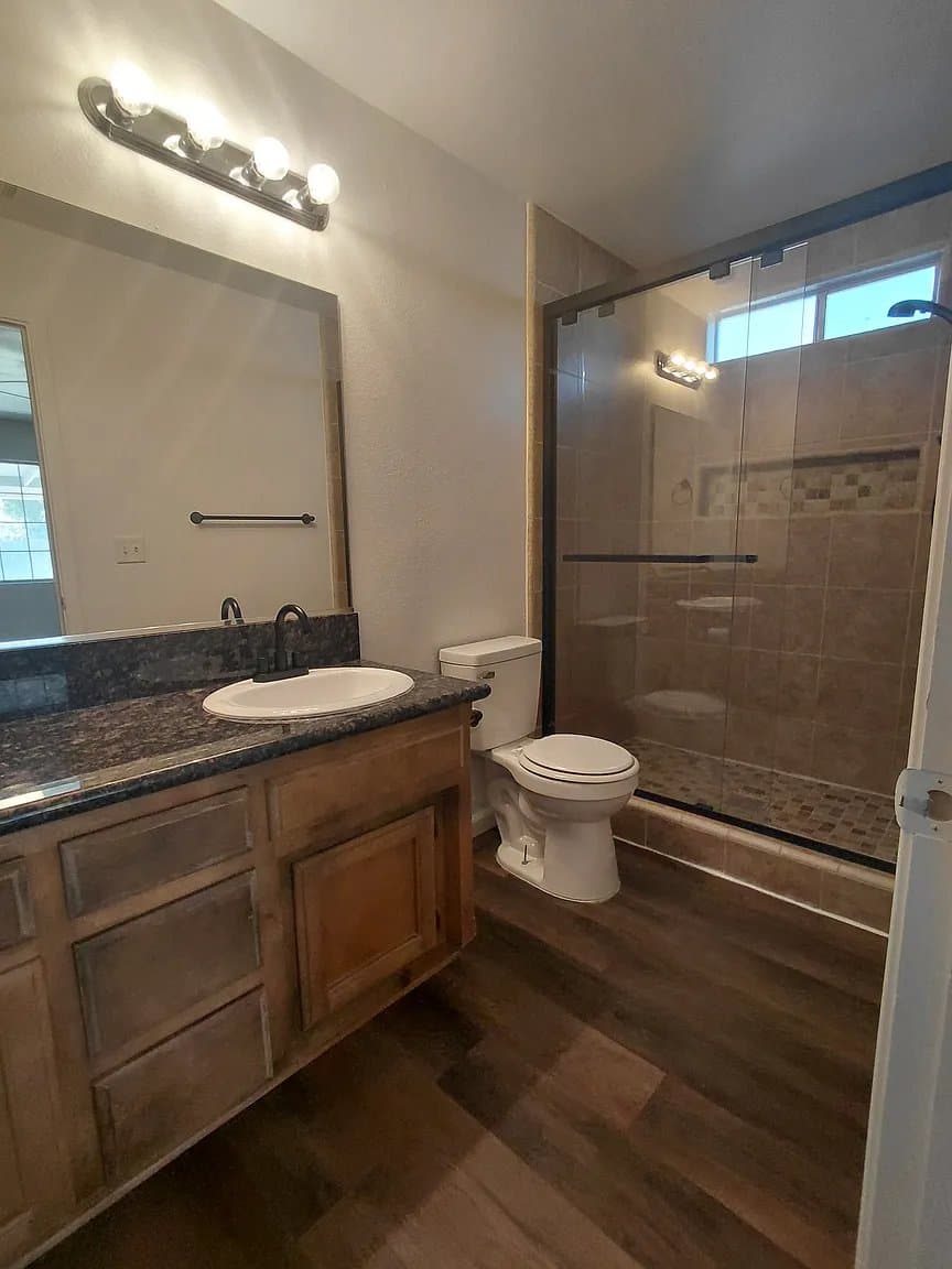 Porterville House: 1161 Median Ave