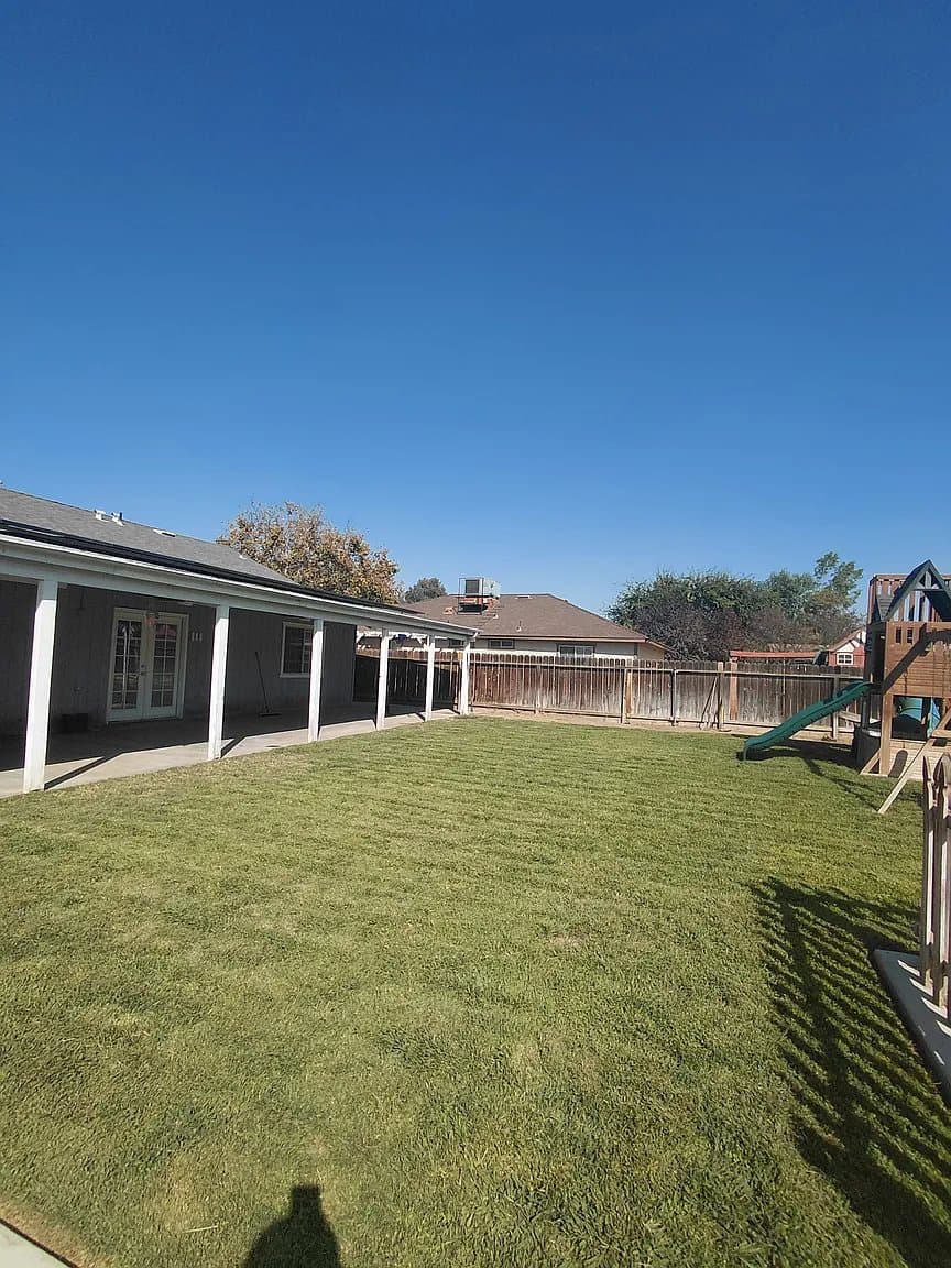 Porterville House: 1161 Median Ave