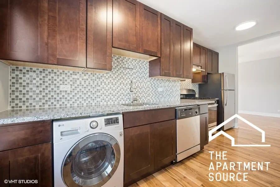 Winnetka Apartment: 545 Chestnut Street #301 Winnetka, IL 60093
