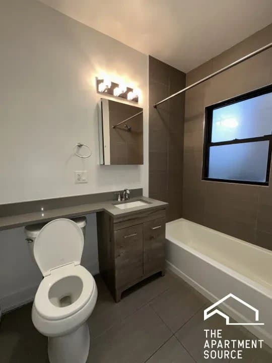 Winnetka Apartment: 545 Chestnut Street #301 Winnetka, IL 60093