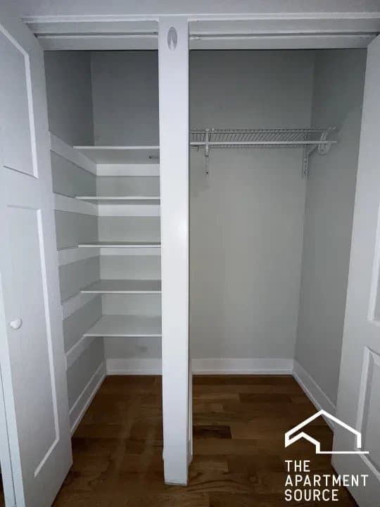 Winnetka Apartment: 545 Chestnut Street #301 Winnetka, IL 60093
