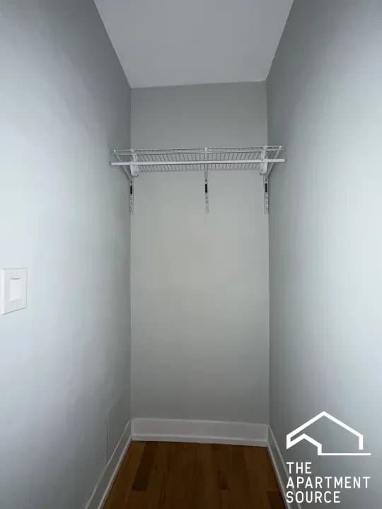 Winnetka Apartment: 545 Chestnut Street #301 Winnetka, IL 60093