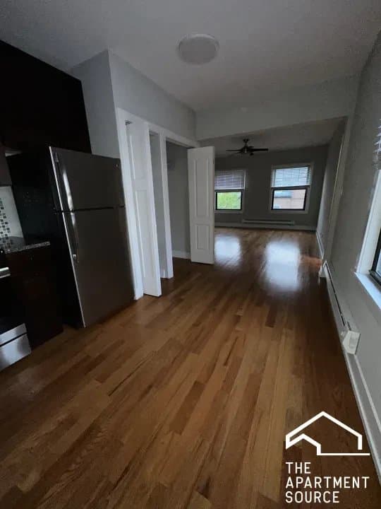 Winnetka Apartment: 545 Chestnut Street #301 Winnetka, IL 60093