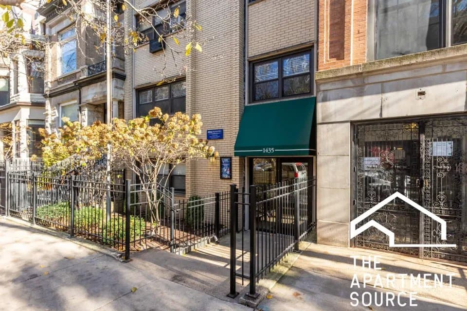 Chicago Apartment: 1435 North Dearborn Parkway #A4 Chicago, IL 60610