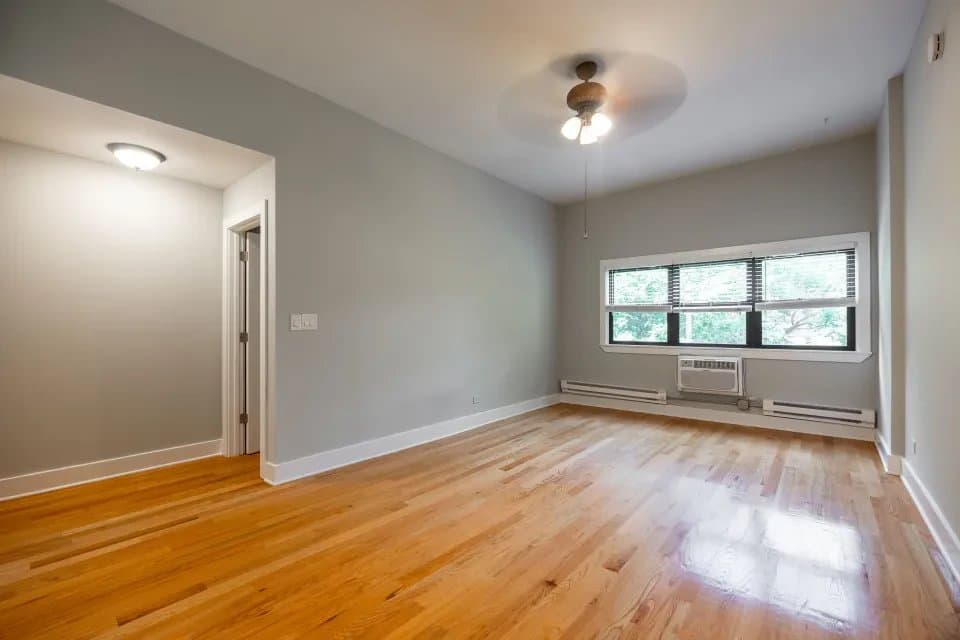 Chicago Apartment: 1435 North Dearborn Parkway #A4 Chicago, IL 60610