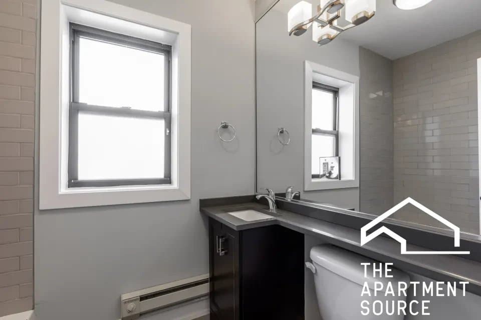 Chicago Apartment: 709 West Brompton Avenue #41 Chicago, IL 60657