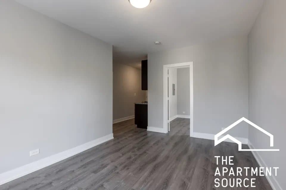 Chicago Apartment: 709 West Brompton Avenue #41 Chicago, IL 60657