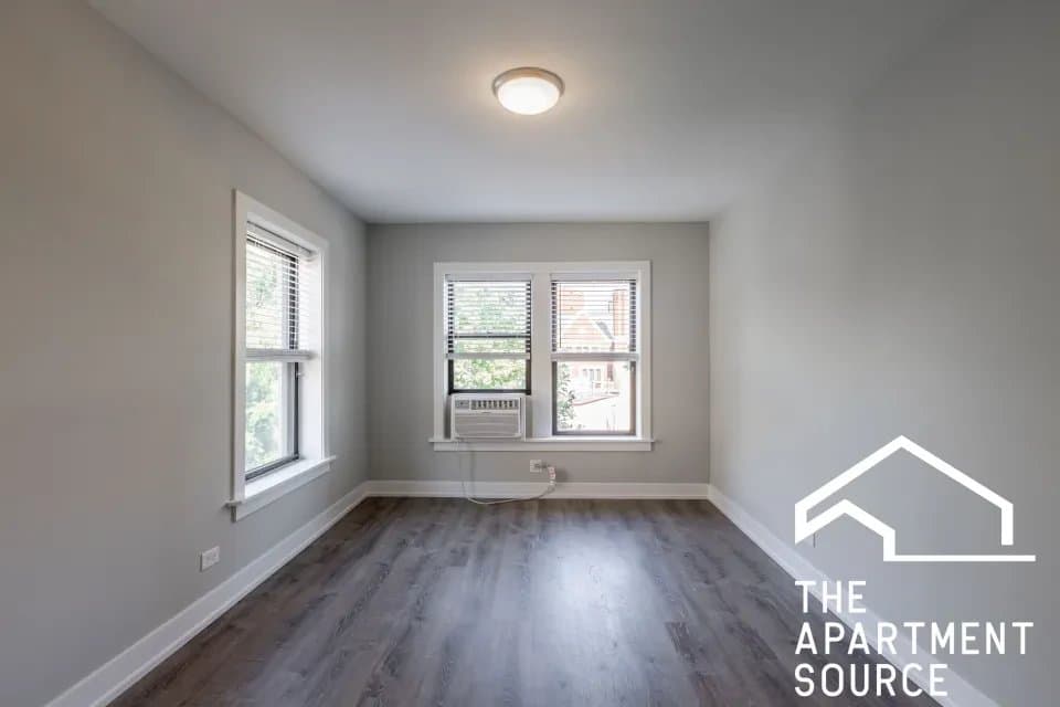 Chicago Apartment: 709 West Brompton Avenue #41 Chicago, IL 60657