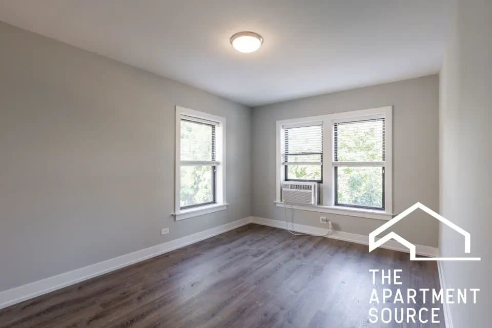 Chicago Apartment: 709 West Brompton Avenue #41 Chicago, IL 60657