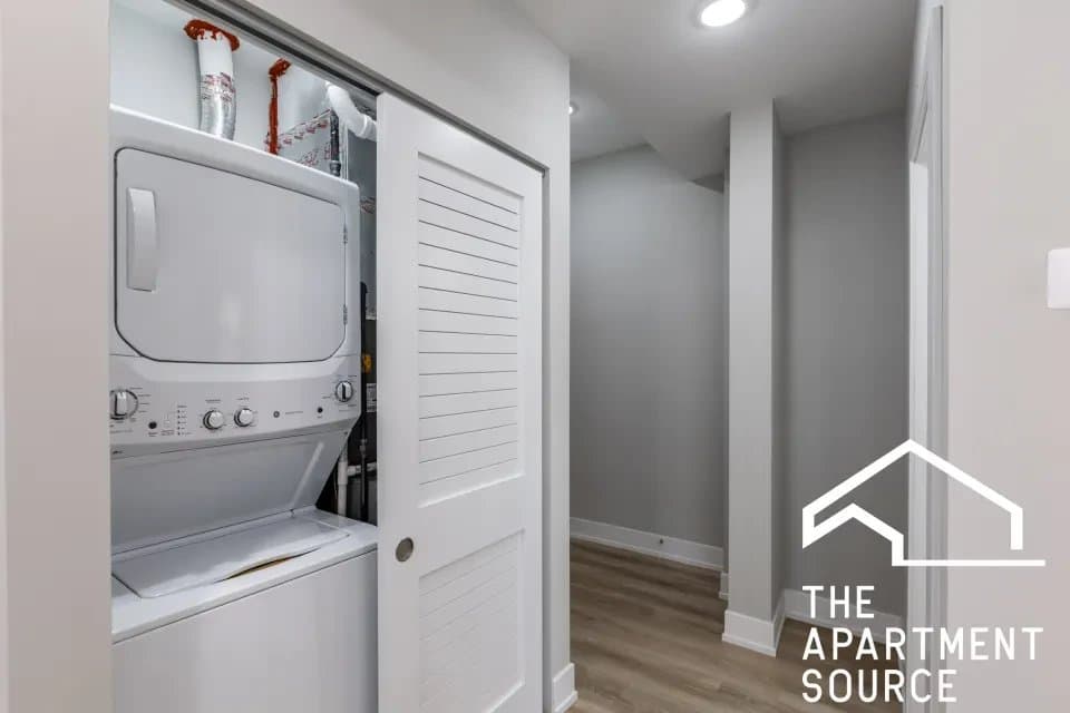 Chicago Apartment: 432 West Belden Avenue #02 Chicago, IL 60614