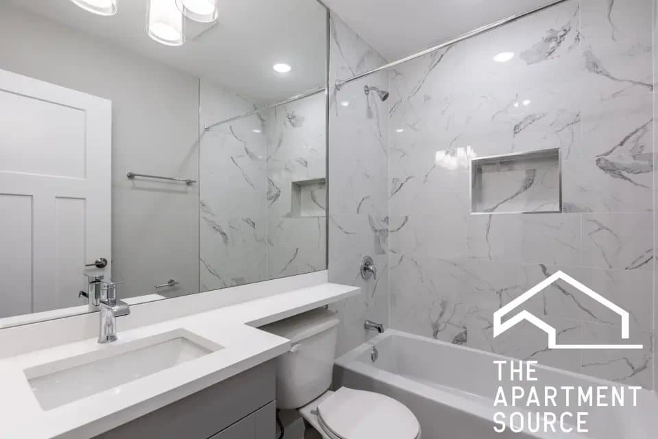 Chicago Apartment: 432 West Belden Avenue #02 Chicago, IL 60614
